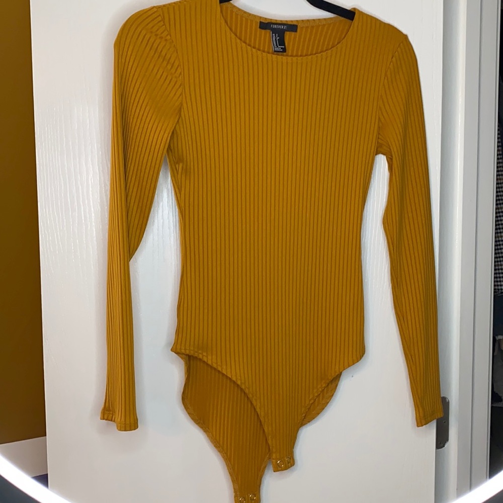 Forever21 long sleeve ribbed bodysuit